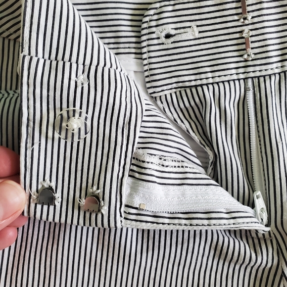 WHBM Career 5-inch shorts - Size 2 - Picture 4 of 12